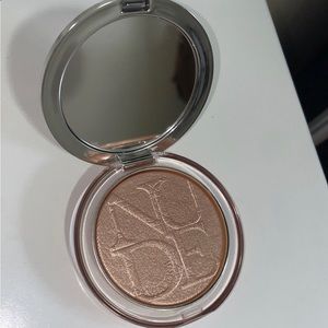 Diorskin nude luminizer shade 01